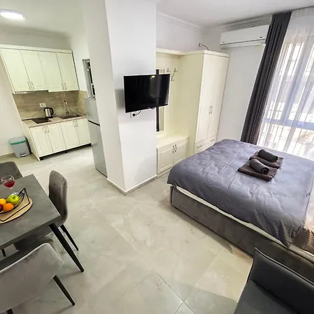 Apartment The Azure Embrace *